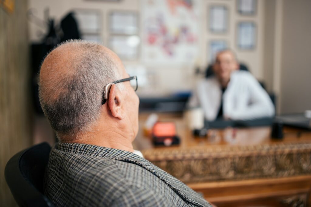 yunus tug EEO8UUdIj88 unsplash